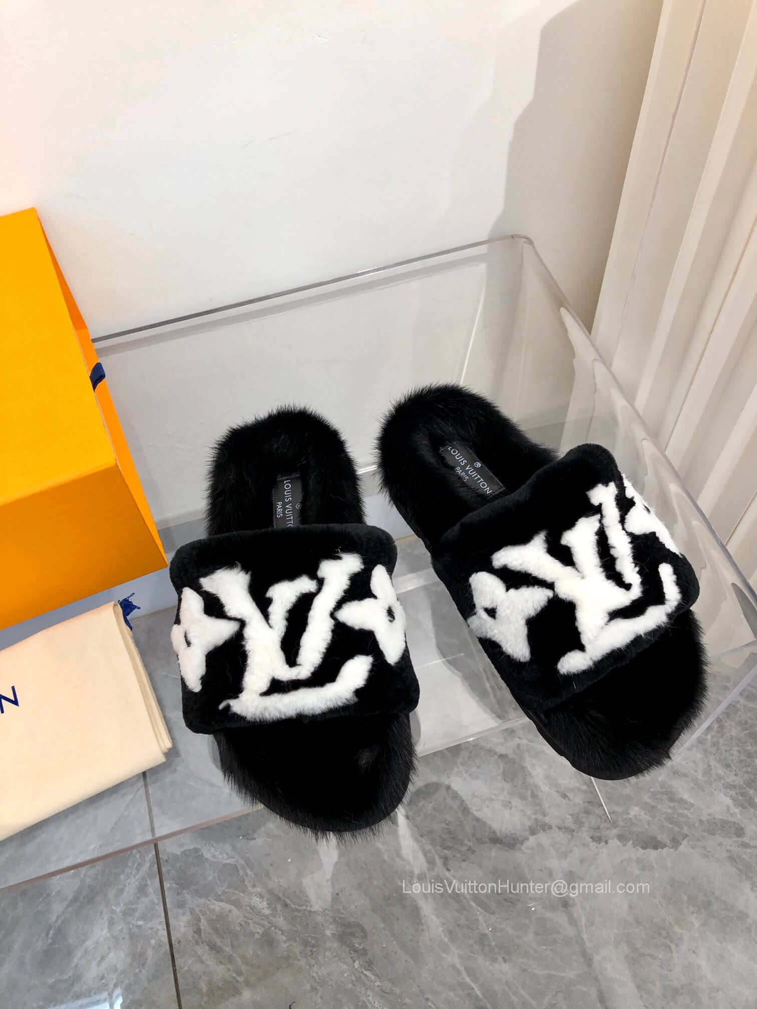 Louis Vuitton Paseo Flat Comfort Mule Slide Sandal with Shearling in Black 2281674