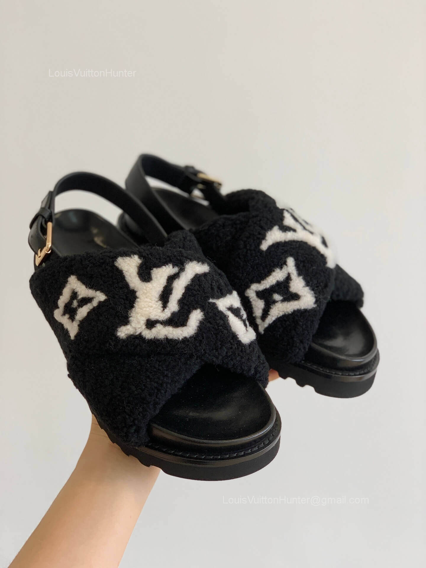 Louis Vuitton Paseo Flat Comfort Sandal in Black Shearling and Calf Leather with Monogram Flower 2281827